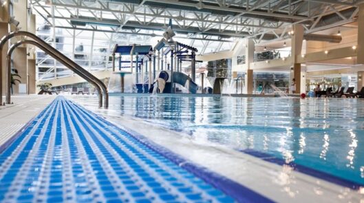 Крытый бассейн