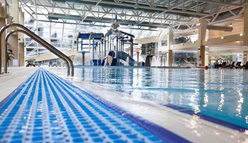 Крытый бассейн