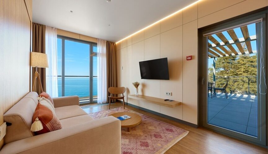 Джуниор Приморский с террасой